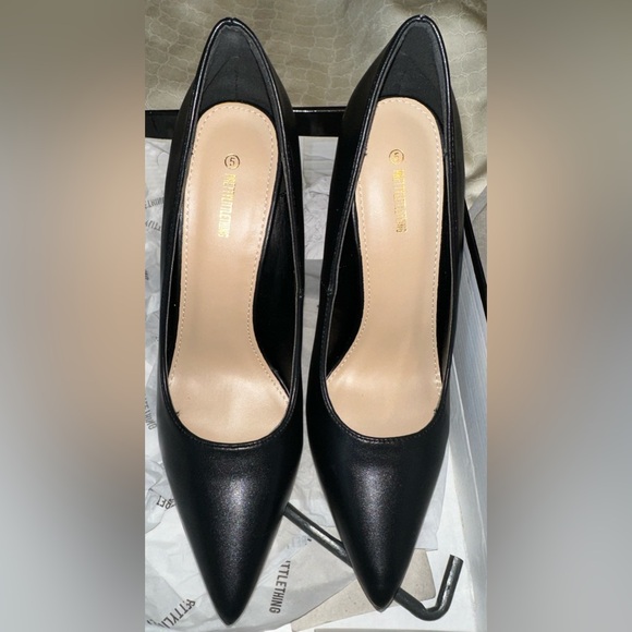🖤FINAL SALE🖤 Black Matt PU Court Heels PrettyLittleThing Size 7.5 4” Heel - Picture 4 of 11